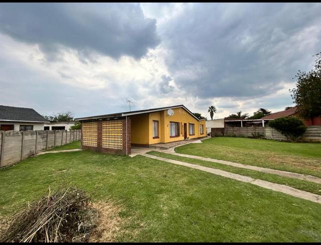 5 BEDROOM HOUSE FOR SALE IN MODDER EAST